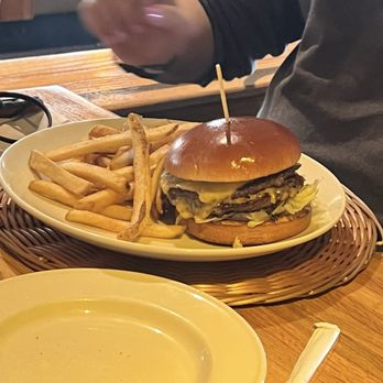 Applebee's Grill + Bar - American Near Me - Hawthorne, New York