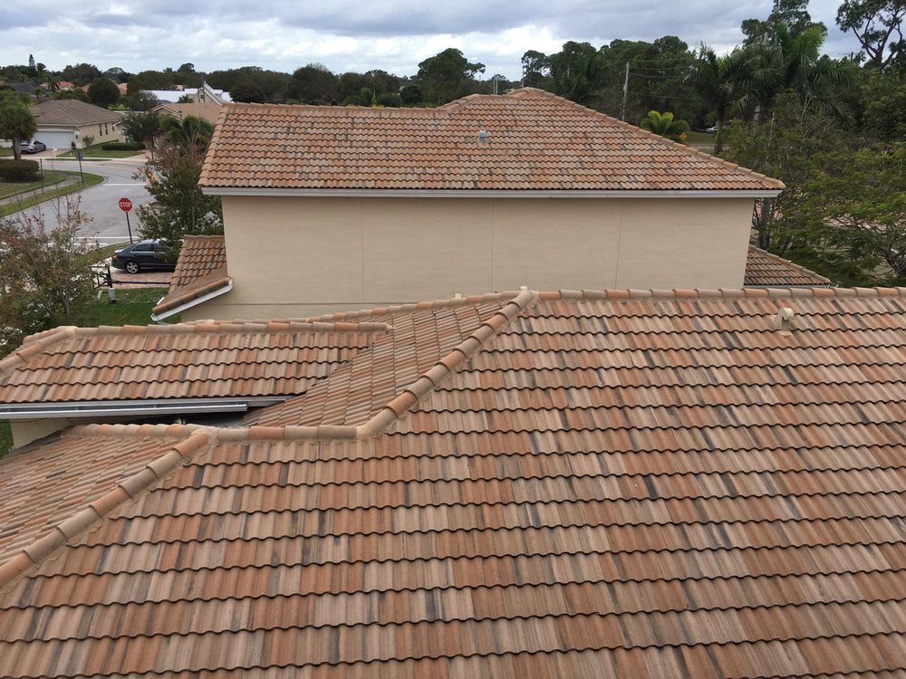 Slide of Treasure Coast Roof Cleaning Specialist