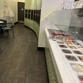 Yogurtland - Interior View - Ice Cream & Frozen Yogurt Near Me - La Habra, California Yogurtland - Interior View - Ice Cream & Frozen Yogurt Near Me - La Habra, California