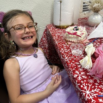 Chez Peachy - Cake decorating class! - Custom Cakes Near Me - Tucson, Arizona