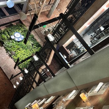 Gunther & Co - Main level setup - Seafood Near Me - Baltimore, Maryland