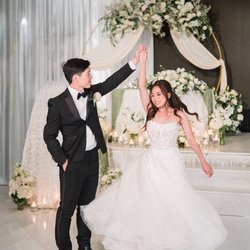 Tangerine Event Planning & Design - While WP were taking photos post ceremony, Tangerine helped set up and decorate the reception (~230 guests) in less than 2 hours.