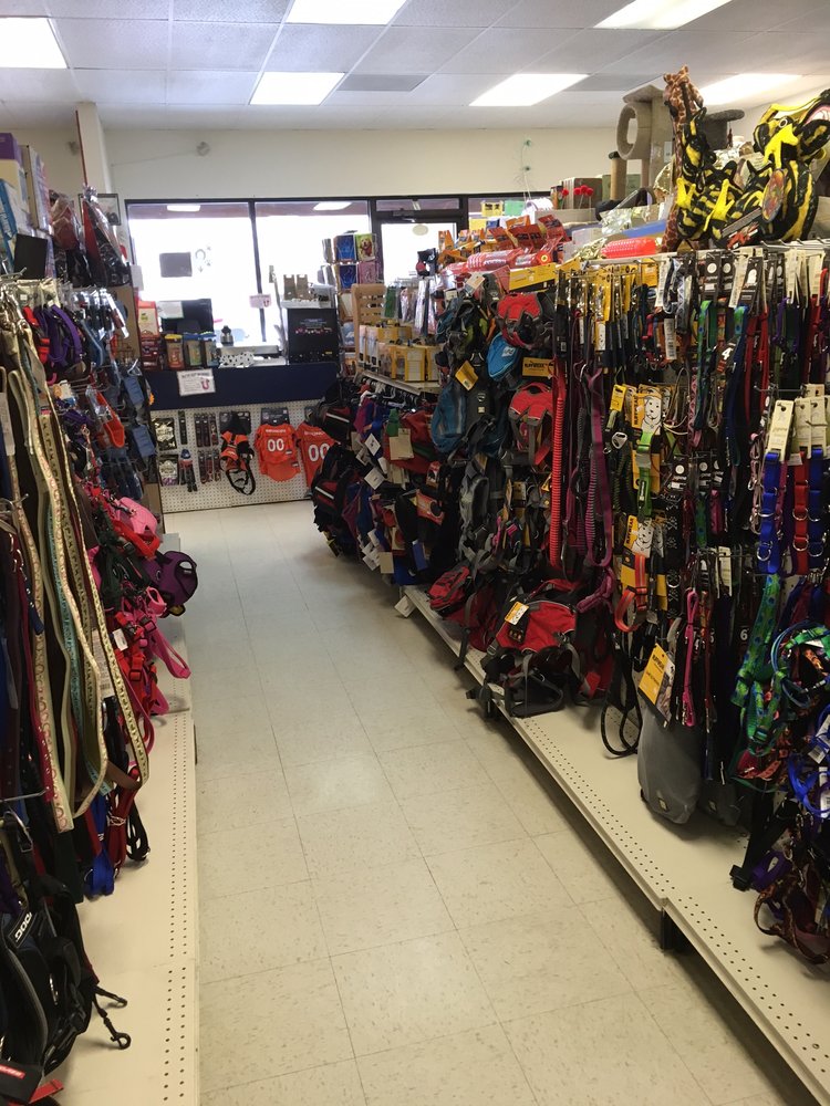 POUDRE PET & FEED SUPPLY Updated September 2024 14 Reviews 2100 W