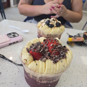 Kaia Bowls - Acai bowl with strawberries, banana, Nutella, and cocoa nibs - Juice Bars & Smoothies Near Me - Tampa, Florida Kaia Bowls - Acai bowl with strawberries, banana, Nutella, and cocoa nibs - Juice Bars & Smoothies Near Me - Tampa, Florida