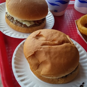 Brownie's Custard Stand - McDonalds quality burger..  not good at all.  No fixings at all. - Ice Cream & Frozen Yogurt Near Me - Wilson, New York