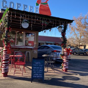 The Roost - Front with seating - Coffee & Tea Near Me - Reno, Nevada