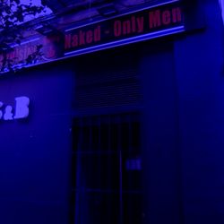 Shower & Bar - Fachada Antes de Abrir