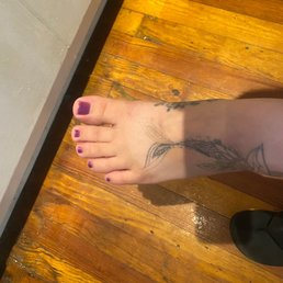 Pedicure gel toe polish