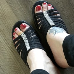 SKECHERS Warehouse Outlet