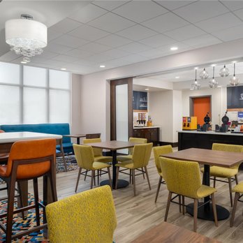 Hampton Inn Baltimore Bayview Campus - Breakfast Area - Hotels Near Me - Baltimore, Maryland Hampton Inn Baltimore Bayview Campus - Breakfast Area - Hotels Near Me - Baltimore, Maryland