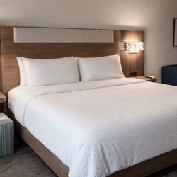 Hometown Executive Suites - King bed