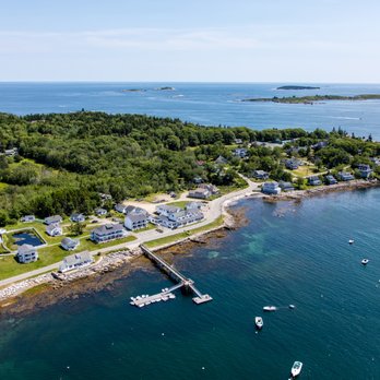 1. Bluebird Ocean Point Inn