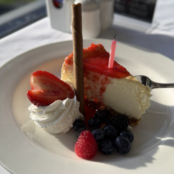 Skylon Tower - Birthday Cheesecake - Canadian (New) Near Me - Niagara Falls, Ontario