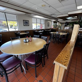 3 Sisters Restaurant - Interior - Chinese Near Me - Spokane Valley, Washington 3 Sisters Restaurant - Interior - Chinese Near Me - Spokane Valley, Washington