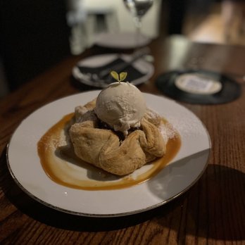 APT 4B - Hot Apple Pie with Vanilla Bean Gelato - Lounges Near Me - Atlanta, Georgia APT 4B - Hot Apple Pie with Vanilla Bean Gelato - Lounges Near Me - Atlanta, Georgia