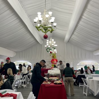 Klein Creek Golf Club - a large tent with tables and chairs - Golf Near Me - Winfield, Illinois Klein Creek Golf Club - a large tent with tables and chairs - Golf Near Me - Winfield, Illinois