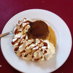 El Capricho - Flan con nata y caramelo