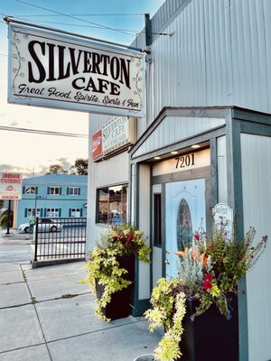 Silverton Café by null