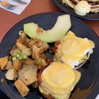 The Pantry - California benedict - Breakfast & Brunch Near Me - New Haven, Connecticut The Pantry - California benedict - Breakfast & Brunch Near Me - New Haven, Connecticut