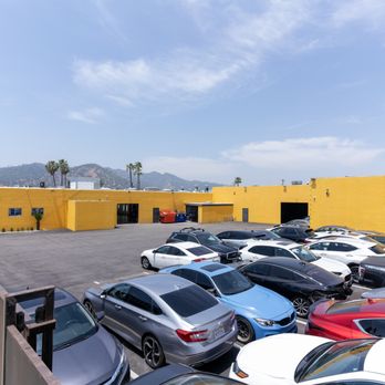 Straight Auto Body - Body Shops Near Me - Glendale, California