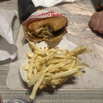In-N-Out Burger - Burgers Near Me - Rialto, California