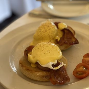 Great Southern Hotel Killarney - Eggs Benedict - Hotels Near Me - Killarney, Kentucky