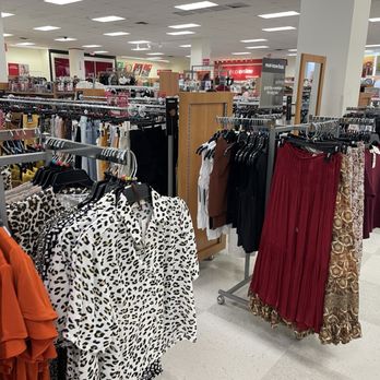 T.J. MAXX - Updated January 2026 - 1328 Photos & 252 Reviews - 1170