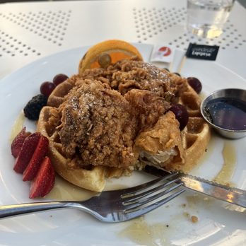 Lapisara Eatery - Chicken and Belgiam Waffle. - Breakfast & Brunch Near Me - San Francisco, California