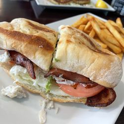 Catch 25 - Blue Crab Sandwich