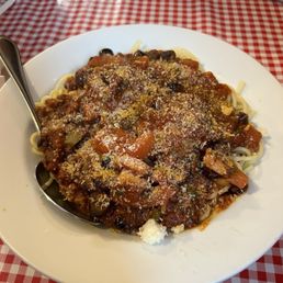 Spaghetti puttanesca with 2 meatballs Spaghetti puttanesca with 2 meatballs