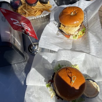 Burger 21 - Ballantyne - French Fries Shareable - Burgers Near Me - Charlotte, North Carolina