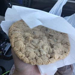 Short Cakes Bakery - Huge cookie!