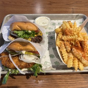 Shake Shack Round Rock - Chicken Shack, ShackBurger, Spicy Cheese Fries with Ranch - Fast Food Near Me - Round Rock, Texas