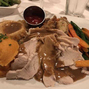 Ditka's Oakbrook - Thanksgiving feast - American Near Me - Oakbrook Terrace, Illinois