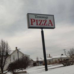 Tommy's Old Fashion Pizza - Tommy's sign on Main Street where they are actually located! Don't trust Yelp directions to an empty lot in a trailer park!!