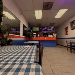 Smoki Kabobs - Inside (rather quiet).