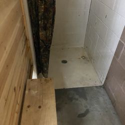 Whispering Winds Campground - Dirty and unsanitary showers
