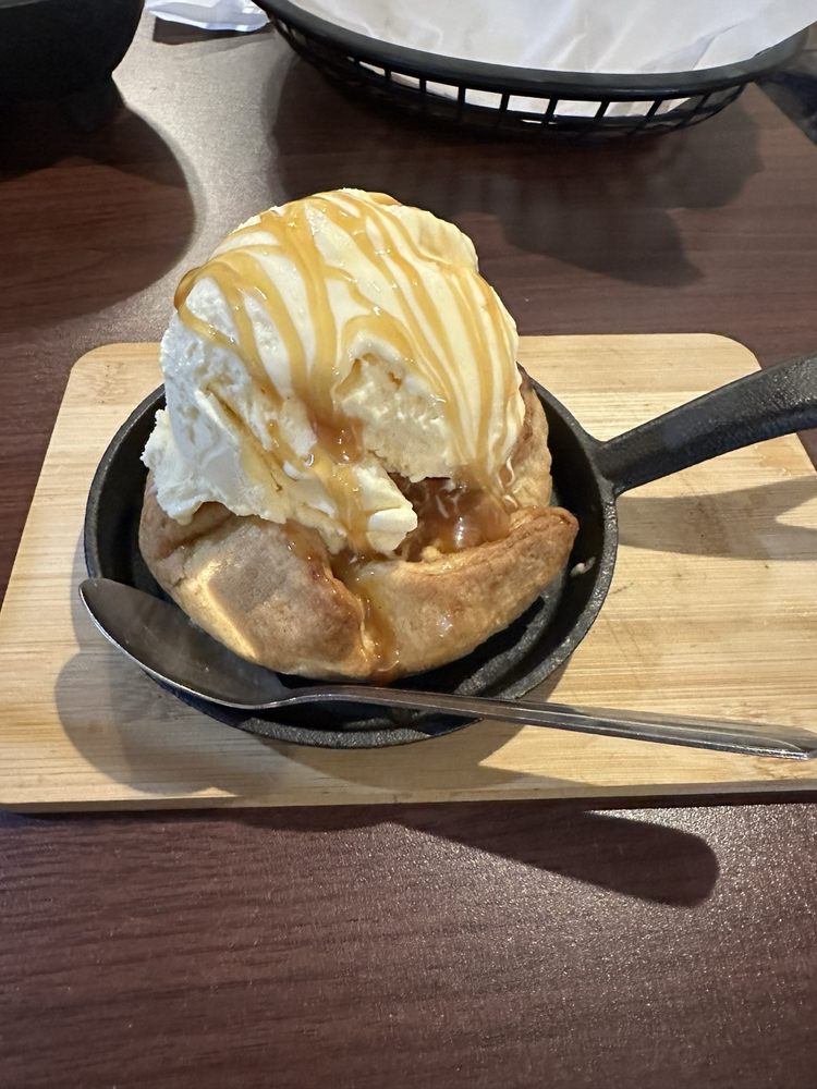 IRON HORSE SPORTS GRILLE Updated September 2024 204 E Kansas Ave