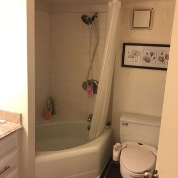 Hawaiian Monarch - Clean bathroom - Homeowner Association Near Me - Honolulu, Hawaii Hawaiian Monarch - Clean bathroom - Homeowner Association Near Me - Honolulu, Hawaii