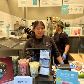 Nekter Juice Bar - She has horrible customer service, and she admits it and she says she doesn't give a f¥k - Juice Bars & Smoothies Near Me - Long Beach, California
