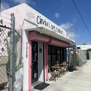 Cindy Lou's Cookies - Cindy Lou's Cookies (exterior) - Desserts Near Me - Miami, Florida