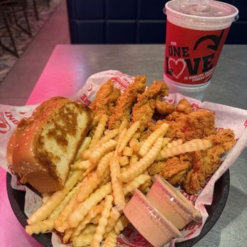 Raising Cane's Chicken Fingers - The Caniac Combo - Fast Food Near Me - Chicago, Illinois
