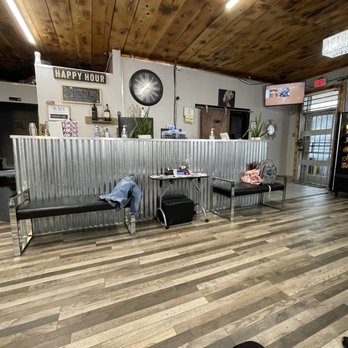 Dreads By Dotie - Beverage bar - Hair Stylists Near Me - Dallas, Texas