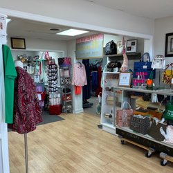 Lu Lu’s Closet - Front of shop!