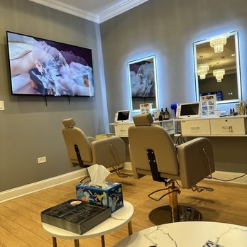 Chinese Foot Massage - Lobby area and where they dry your hair after the service - Massage Near Me - Chicago, Illinois