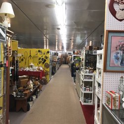 Michiana Antique Mall - Rows of booths