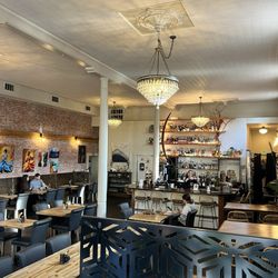 Oso - Dining area