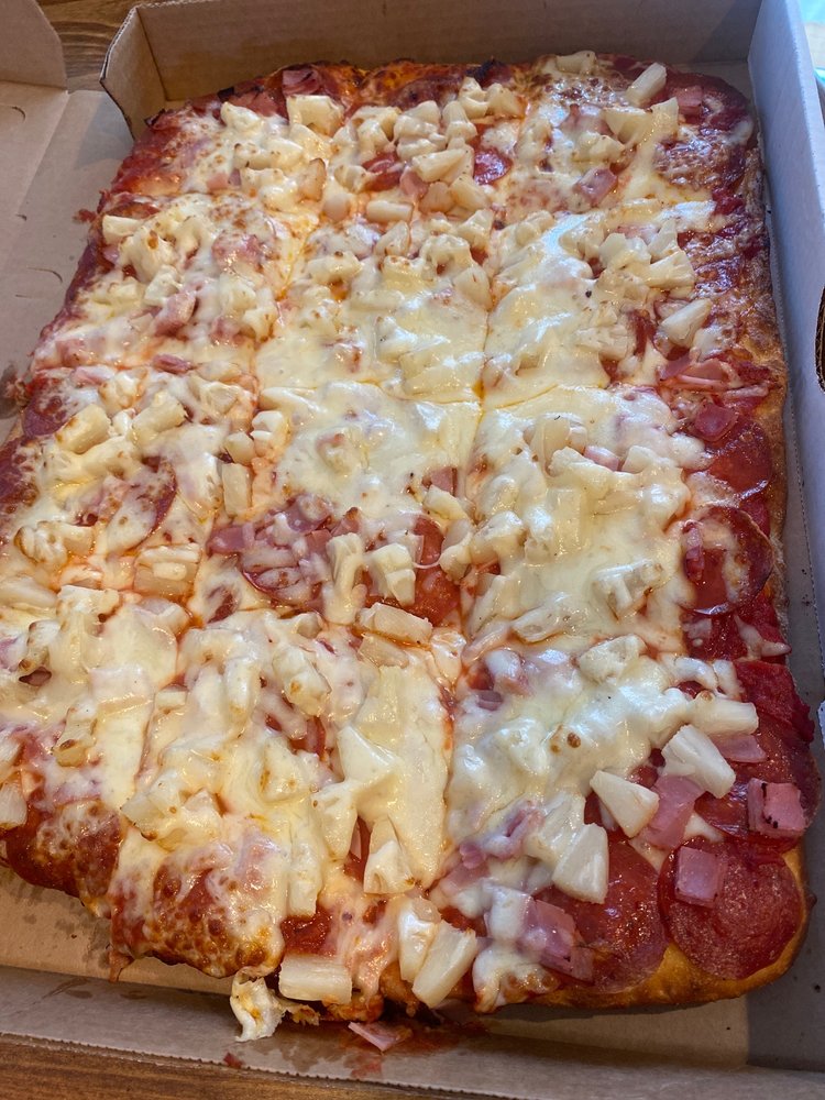 SCOOCH’S PIZZA Updated September 2024 28 Photos & 41 Reviews 2049