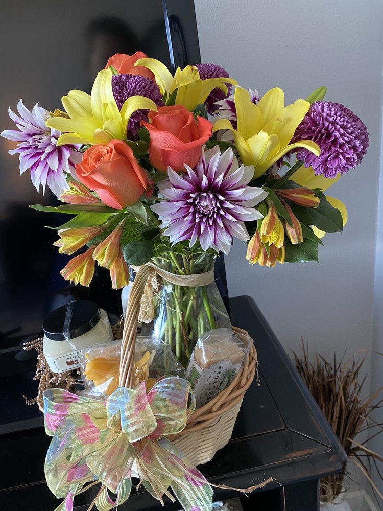 NEWPORT FLORIST AND GIFTS Updated August 2024 78 Photos & 45