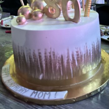 Karina's Cake House - Strawberry cake - Bakeries Near Me - Glendale, California